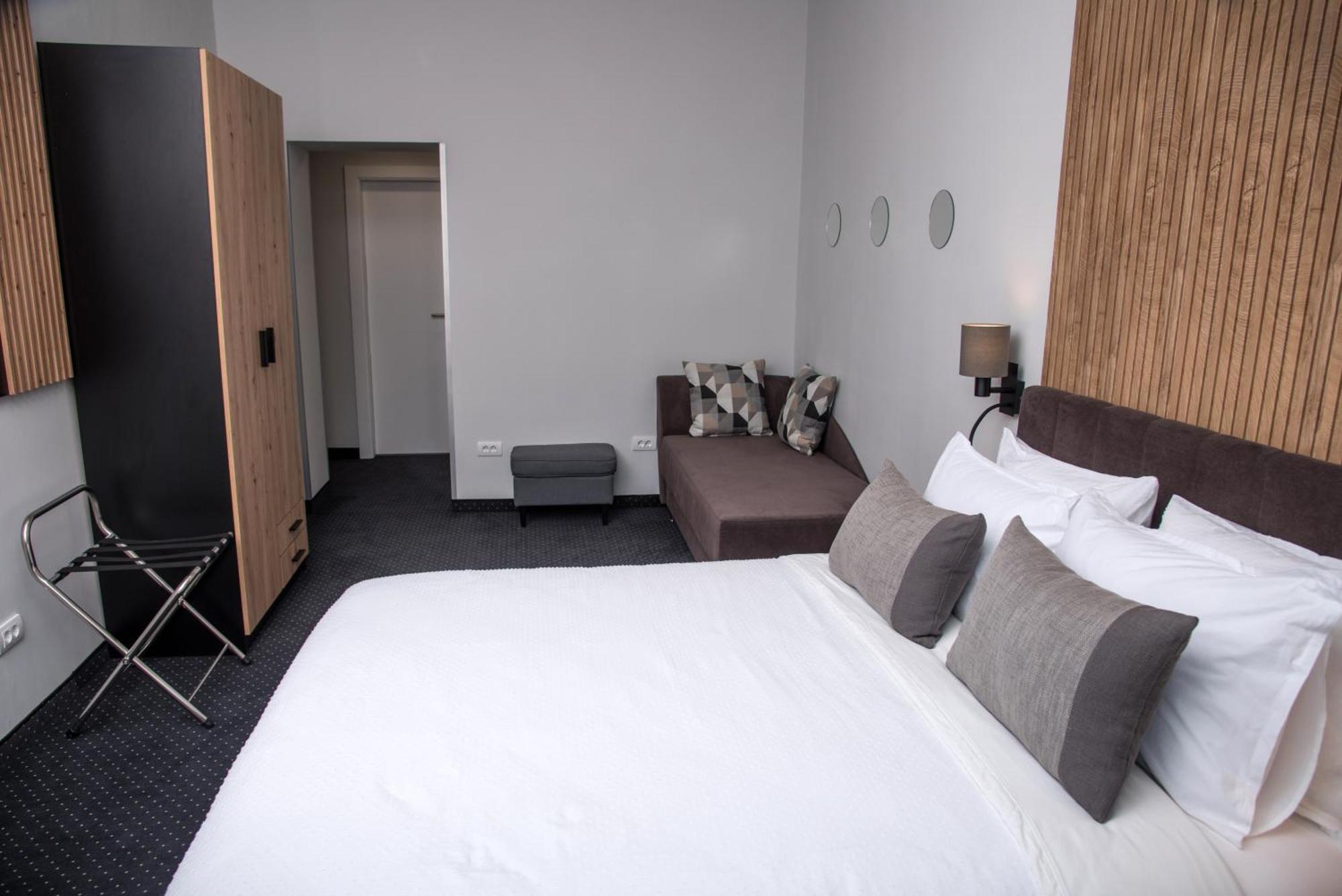 Republic Square Luxury Suites Beograd Ngoại thất bức ảnh