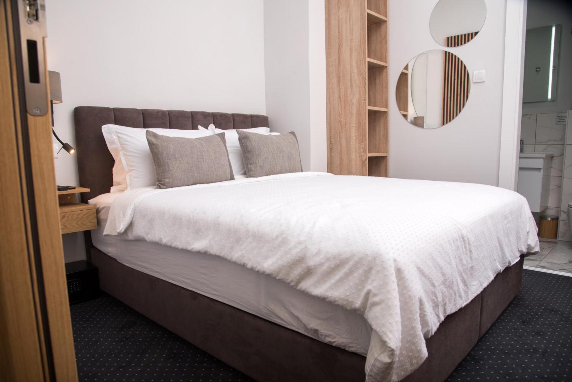 Republic Square Luxury Suites Beograd Ngoại thất bức ảnh