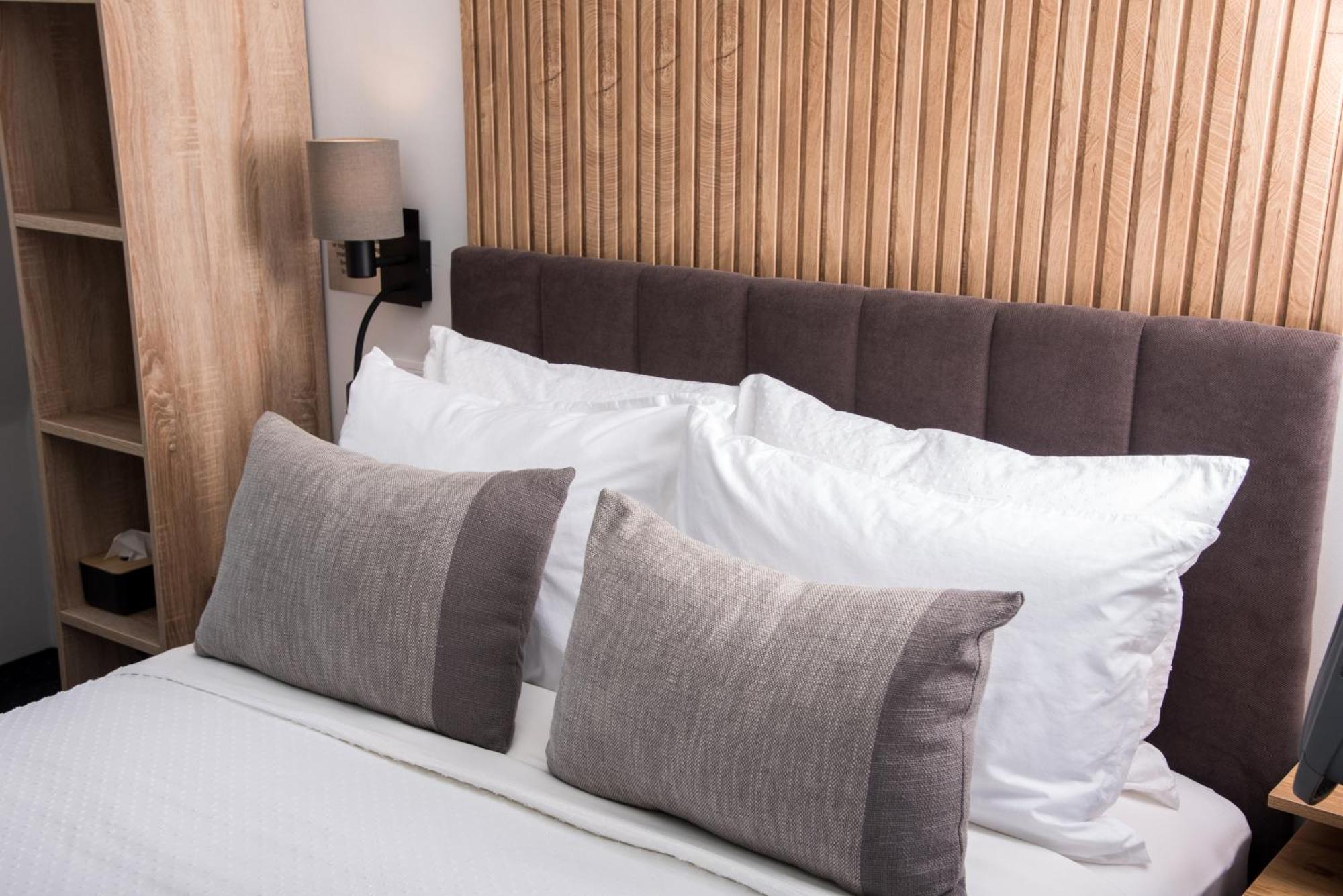 Republic Square Luxury Suites Beograd Ngoại thất bức ảnh