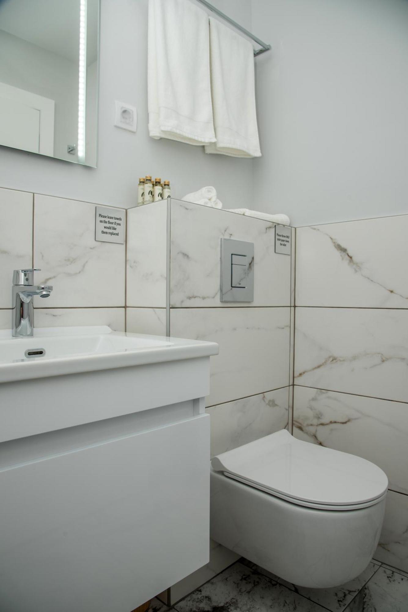 Republic Square Luxury Suites Beograd Ngoại thất bức ảnh