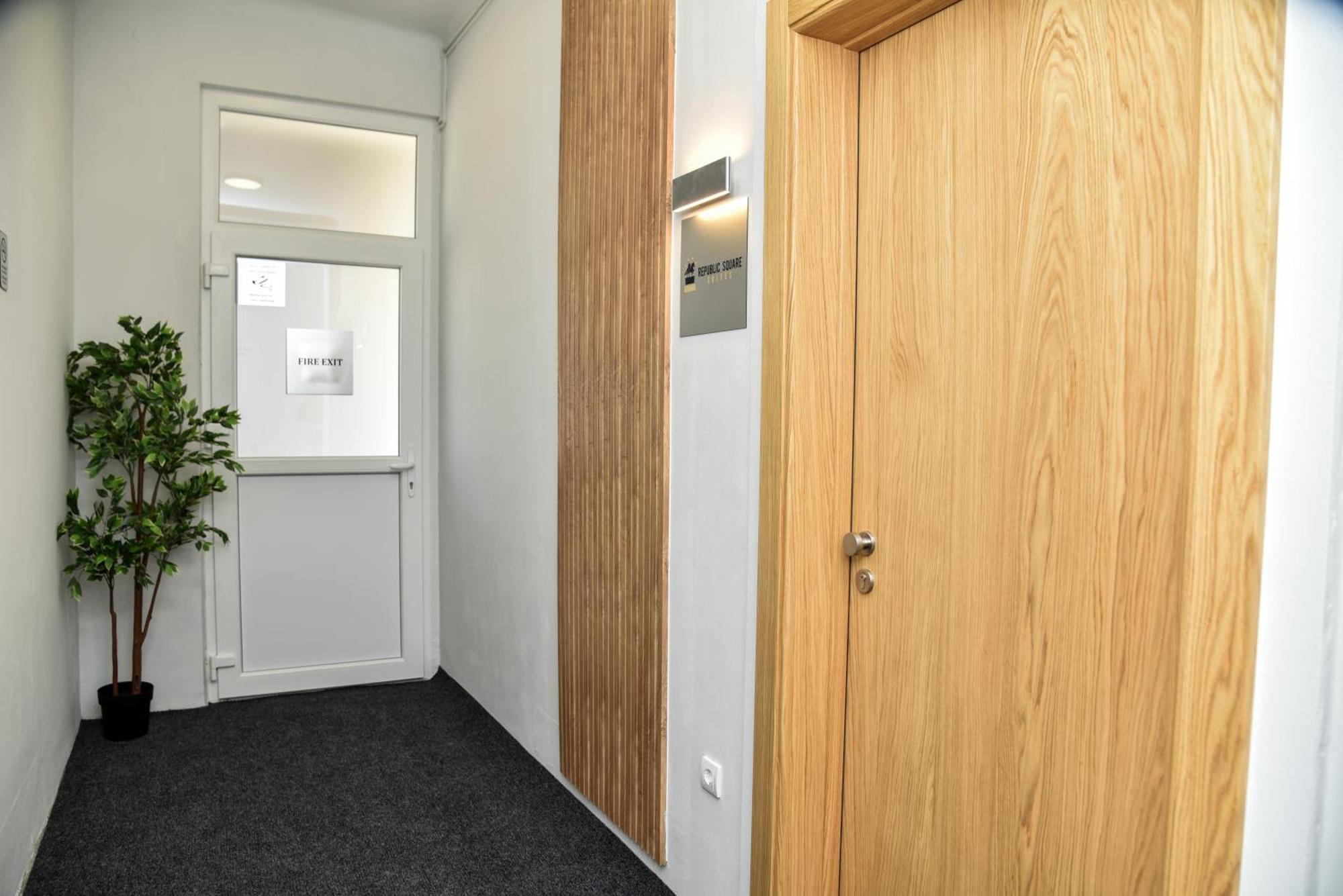 Republic Square Luxury Suites Beograd Ngoại thất bức ảnh